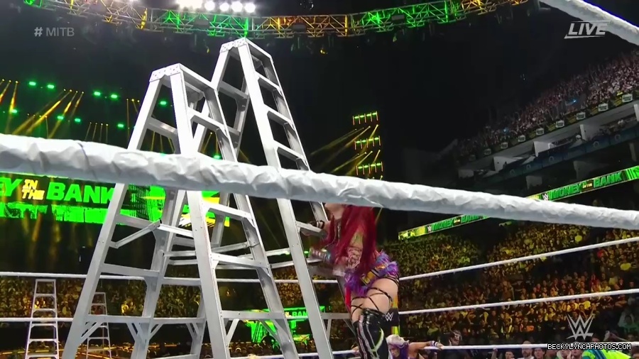 Womens_MITB_mp40590.jpg