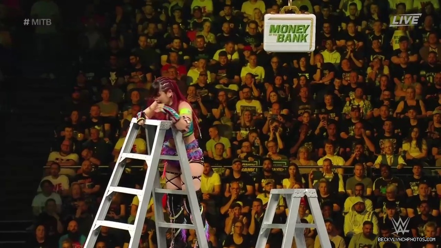 Womens_MITB_mp40602.jpg