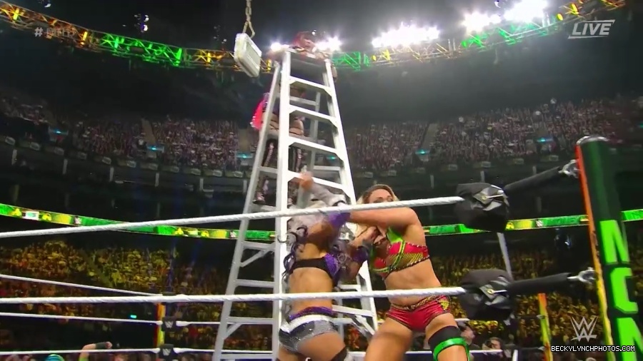 Womens_MITB_mp40603.jpg