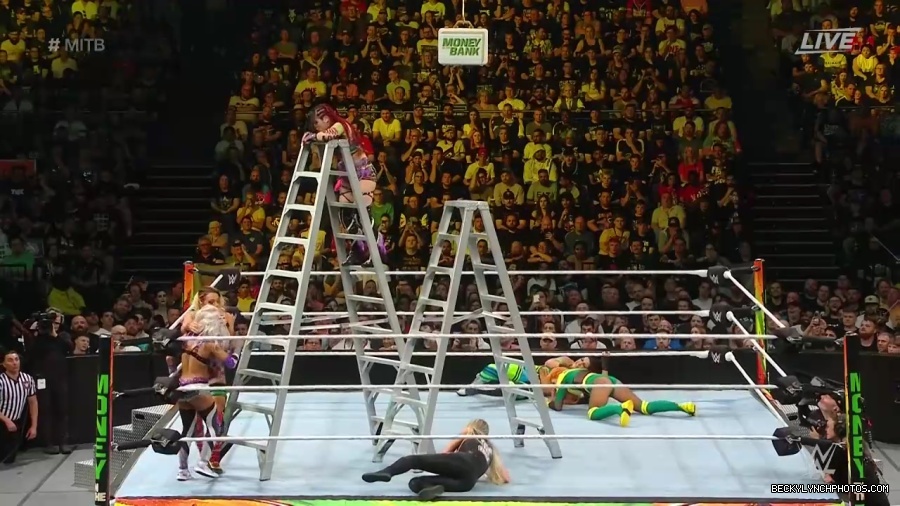 Womens_MITB_mp40605.jpg