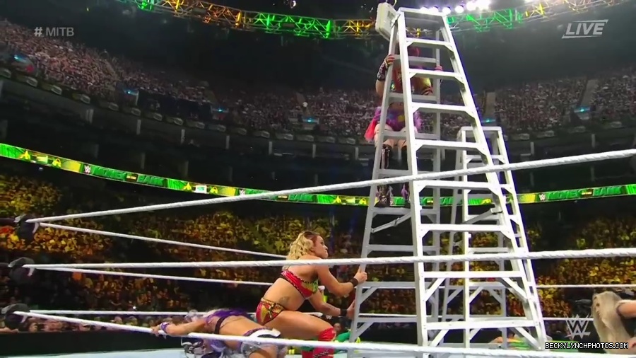 Womens_MITB_mp40608.jpg