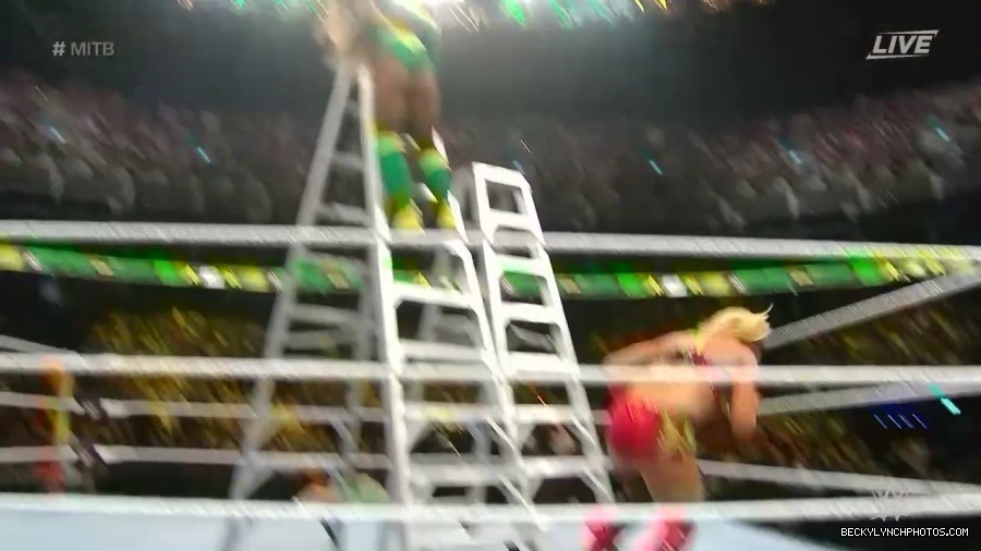 Womens_MITB_mp40695.jpg