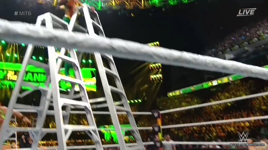 Womens_MITB_mp40699.jpg
