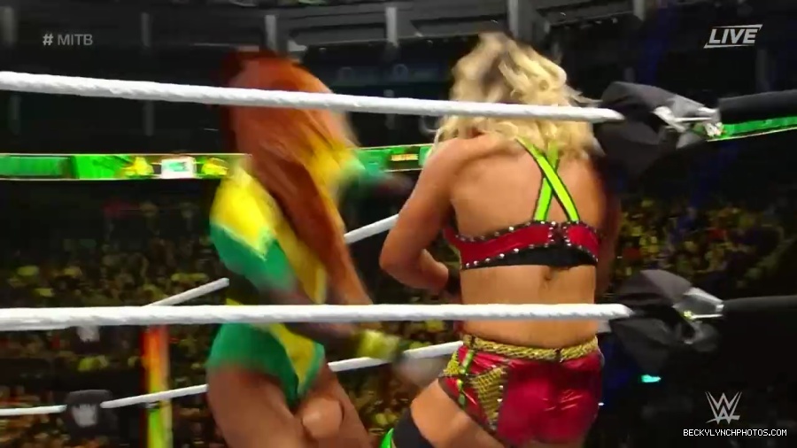 Womens_MITB_mp40704.jpg