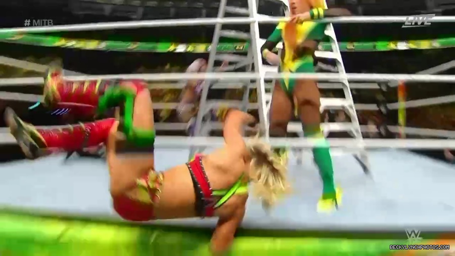 Womens_MITB_mp40707.jpg