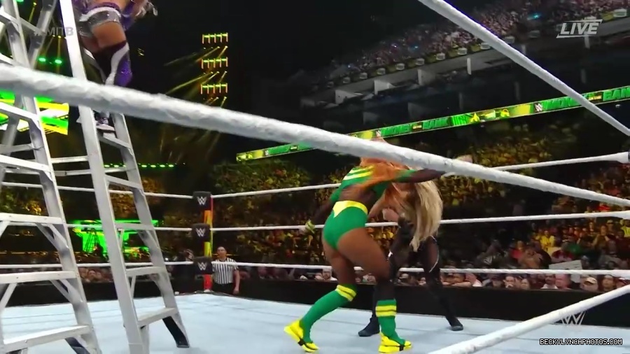 Womens_MITB_mp40713.jpg
