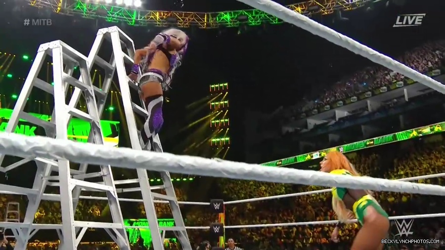 Womens_MITB_mp40714.jpg