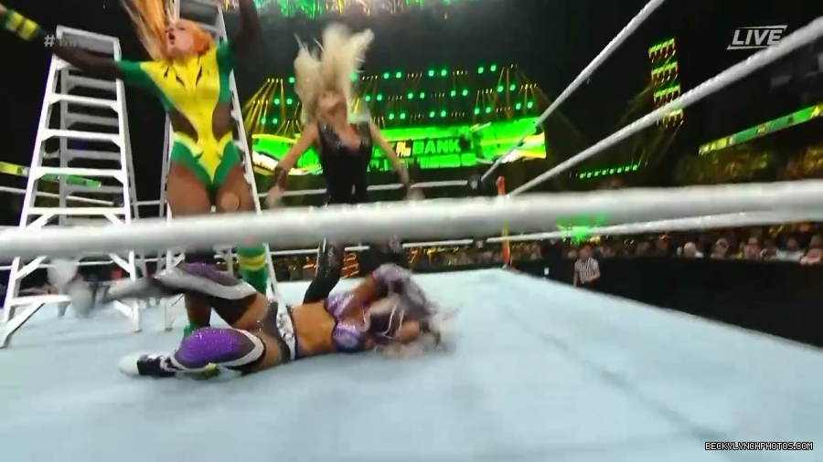 Womens_MITB_mp40749.jpg