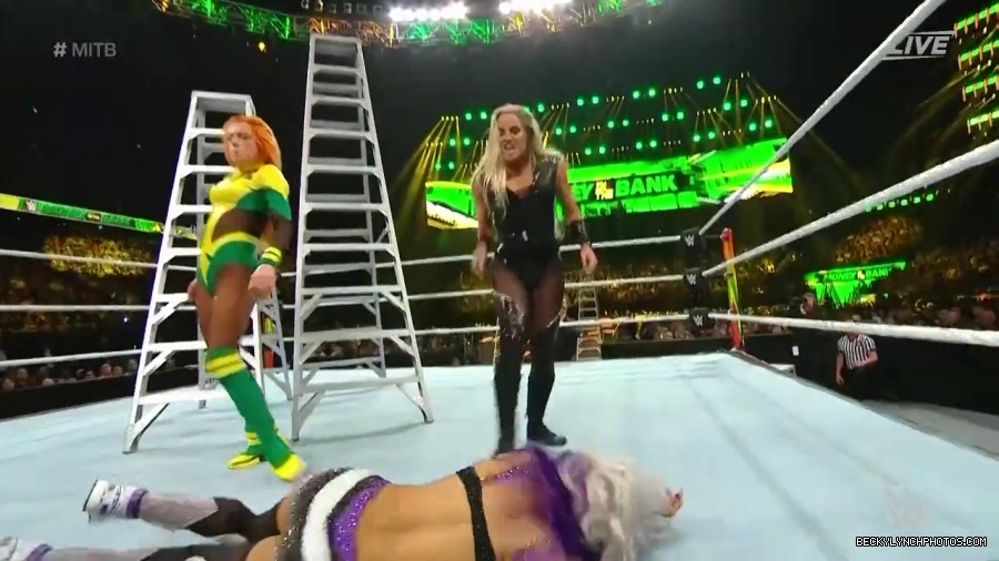 Womens_MITB_mp40750.jpg