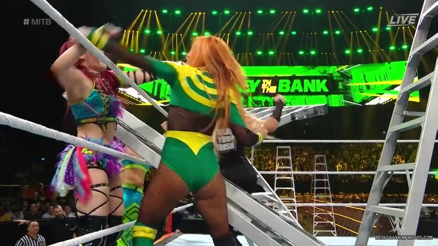 Womens_MITB_mp40802.jpg
