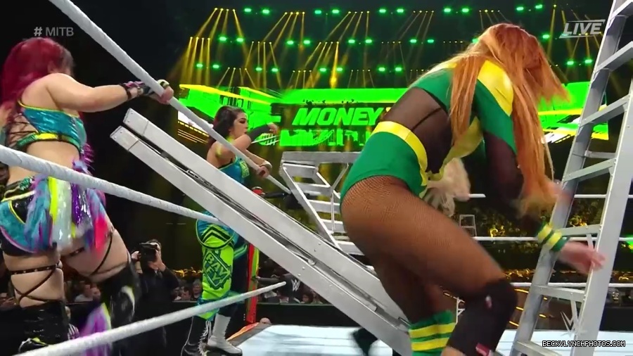 Womens_MITB_mp40804.jpg