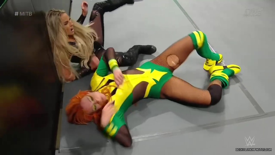 Womens_MITB_mp40870.jpg