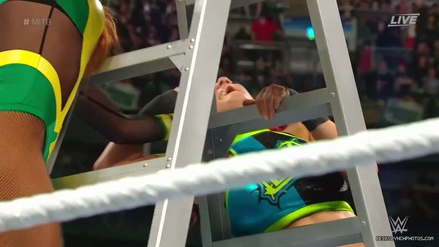 Womens_MITB_mp41143.jpg