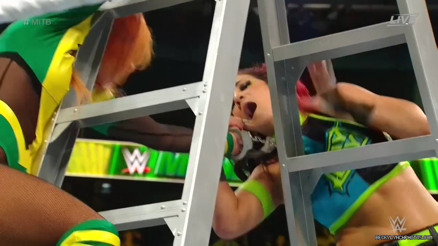 Womens_MITB_mp41146.jpg