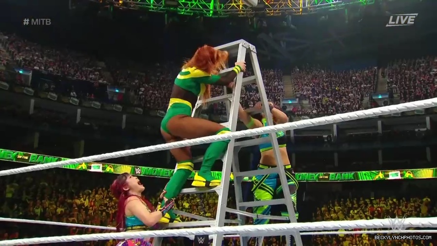 Womens_MITB_mp41164.jpg