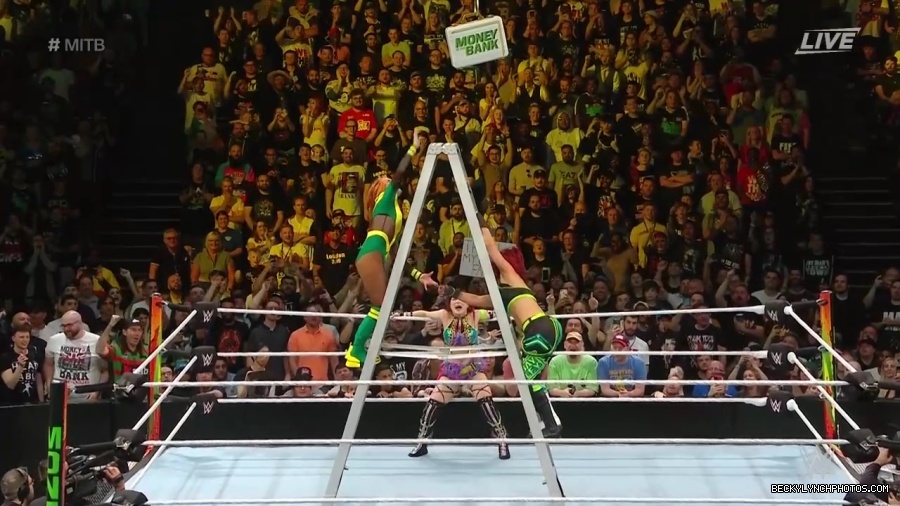 Womens_MITB_mp41199.jpg