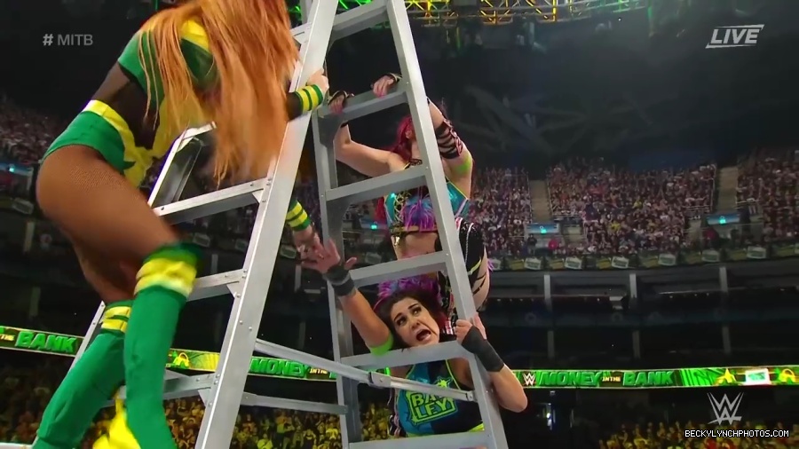 Womens_MITB_mp41210.jpg