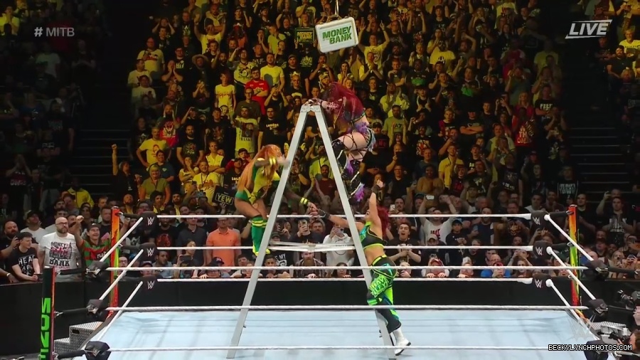 Womens_MITB_mp41215.jpg
