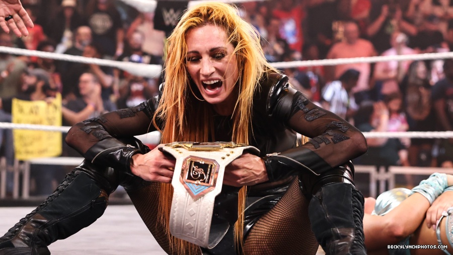 20230912_NXT_Becky_New_Champ--b7f15fd4cc073e64cc9838c0ab6f2ed8.jpg