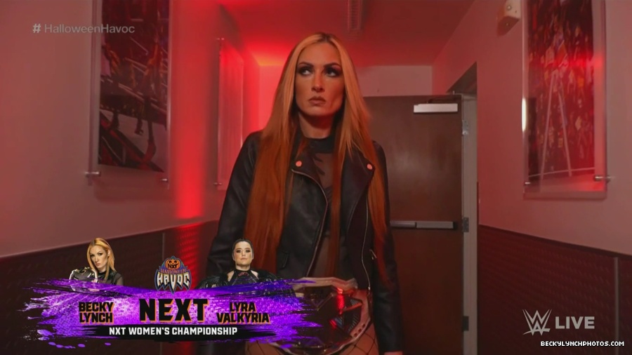 Halloween_Havoc_Main_Event_mp41087.jpg