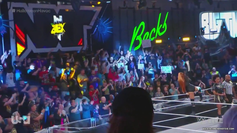 Halloween_Havoc_Main_Event_mp41236.jpg