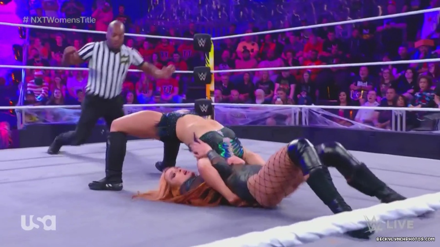Halloween_Havoc_Main_Event_mp41652.jpg