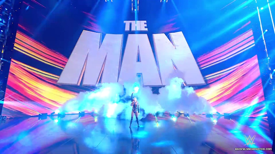 WWE_Raw_01_01_24_Becky_vs_Nia_mp40010.jpg