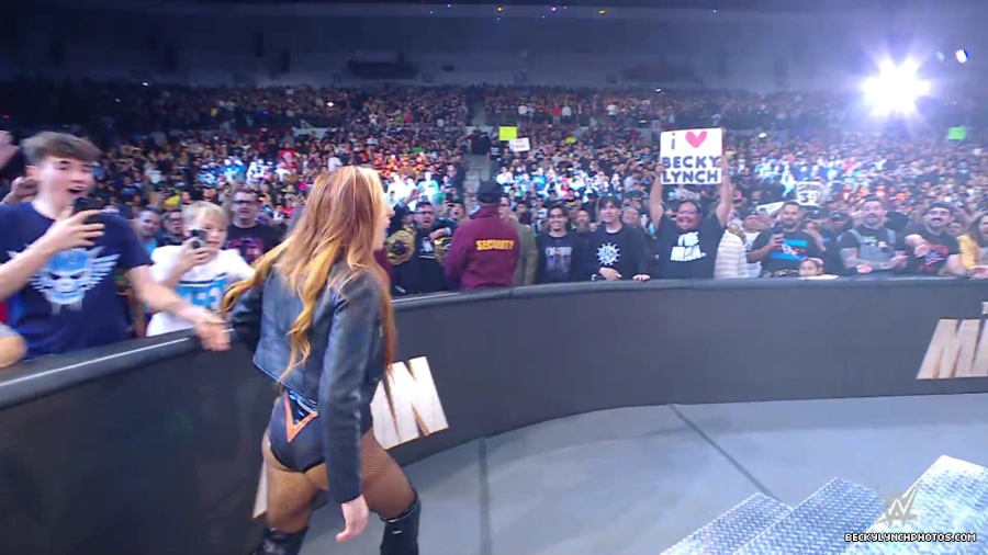 WWE_Raw_01_01_24_Becky_vs_Nia_mp40030.jpg