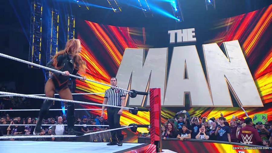 WWE_Raw_01_01_24_Becky_vs_Nia_mp40096.jpg
