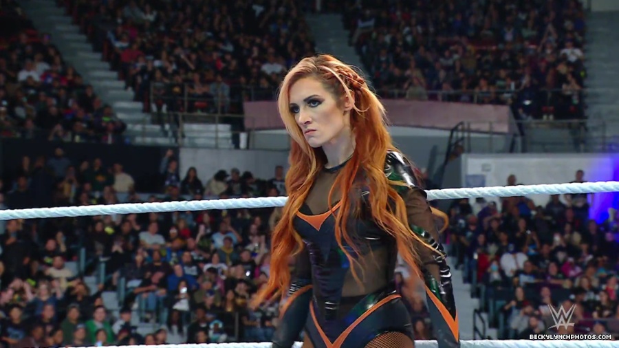 WWE_Raw_01_01_24_Becky_vs_Nia_mp40120.jpg