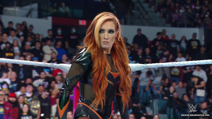 WWE_Raw_01_01_24_Becky_vs_Nia_mp40130.jpg