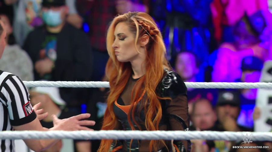 WWE_Raw_01_01_24_Becky_vs_Nia_mp40142.jpg