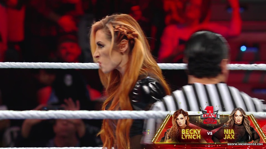 WWE_Raw_01_01_24_Becky_vs_Nia_mp40150.jpg