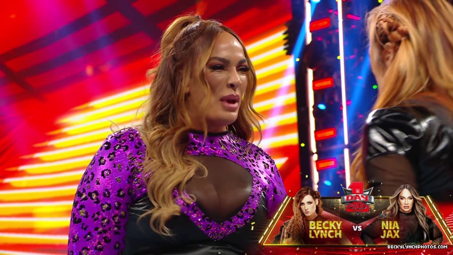 WWE_Raw_01_01_24_Becky_vs_Nia_mp40153.jpg