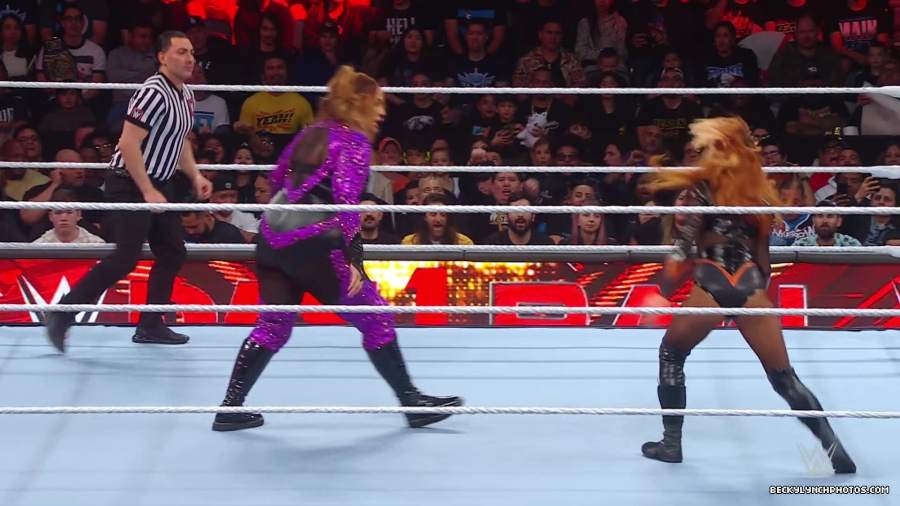 WWE_Raw_01_01_24_Becky_vs_Nia_mp40164.jpg