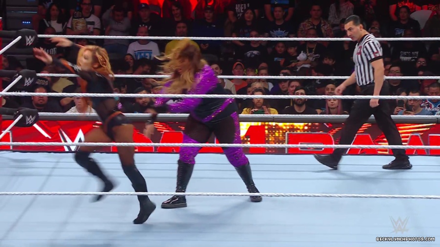WWE_Raw_01_01_24_Becky_vs_Nia_mp40168.jpg