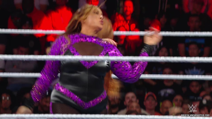 WWE_Raw_01_01_24_Becky_vs_Nia_mp40180.jpg