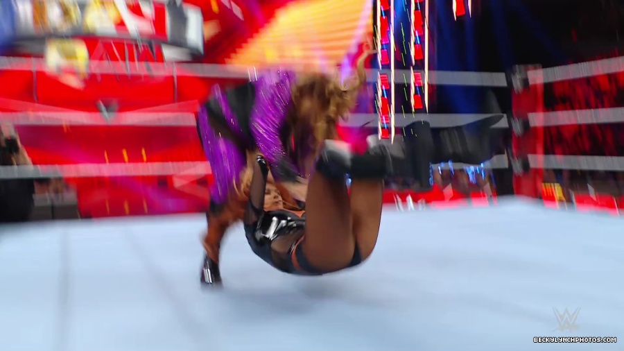 WWE_Raw_01_01_24_Becky_vs_Nia_mp40190.jpg