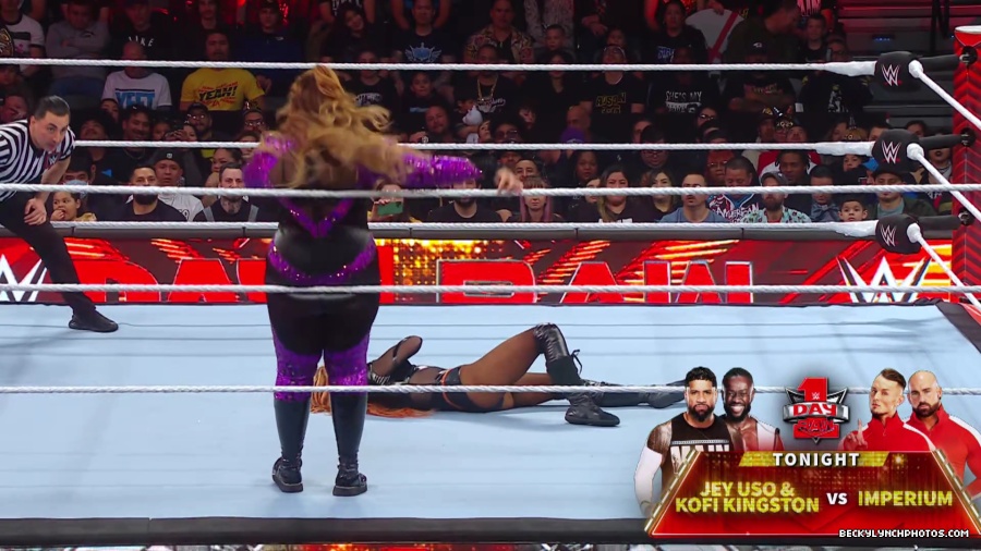 WWE_Raw_01_01_24_Becky_vs_Nia_mp40216.jpg