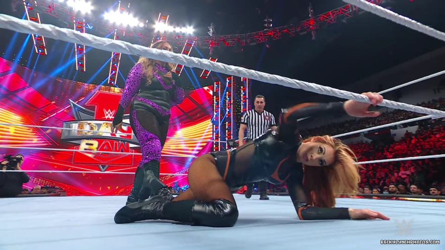 WWE_Raw_01_01_24_Becky_vs_Nia_mp40224.jpg