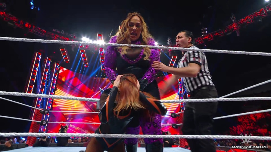 WWE_Raw_01_01_24_Becky_vs_Nia_mp40228.jpg