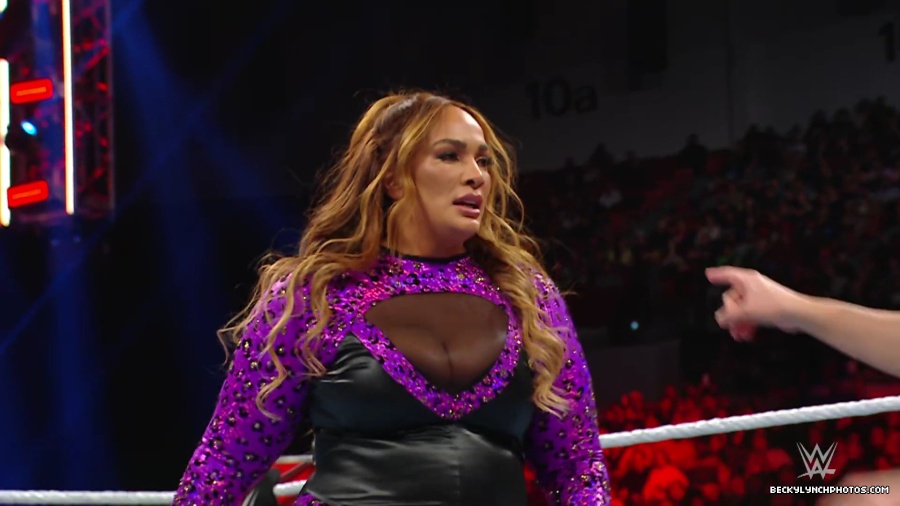 WWE_Raw_01_01_24_Becky_vs_Nia_mp40233.jpg