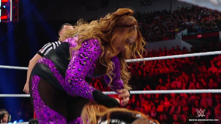 WWE_Raw_01_01_24_Becky_vs_Nia_mp40239.jpg