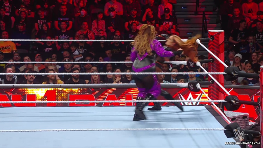WWE_Raw_01_01_24_Becky_vs_Nia_mp40248.jpg
