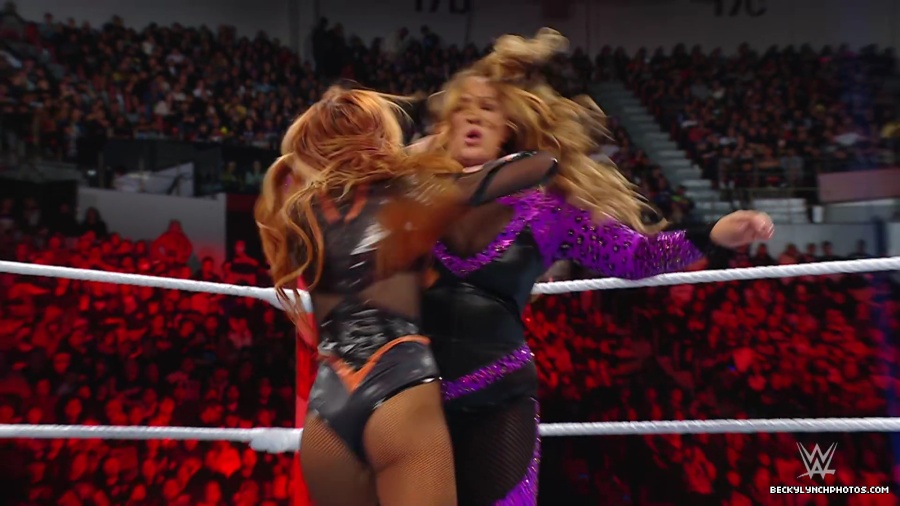 WWE_Raw_01_01_24_Becky_vs_Nia_mp40253.jpg