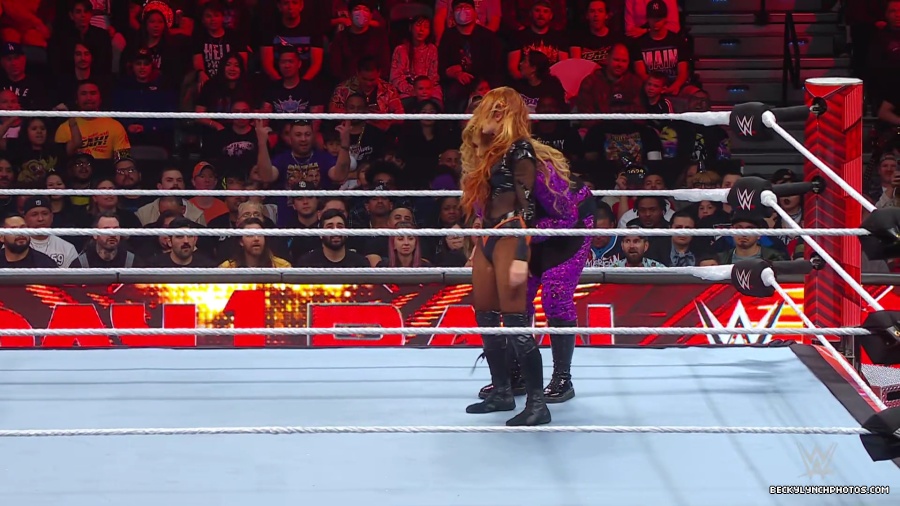 WWE_Raw_01_01_24_Becky_vs_Nia_mp40268.jpg
