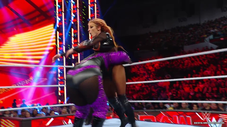WWE_Raw_01_01_24_Becky_vs_Nia_mp40273.jpg
