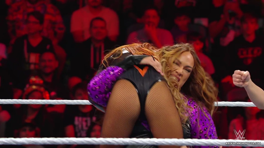 WWE_Raw_01_01_24_Becky_vs_Nia_mp40277.jpg