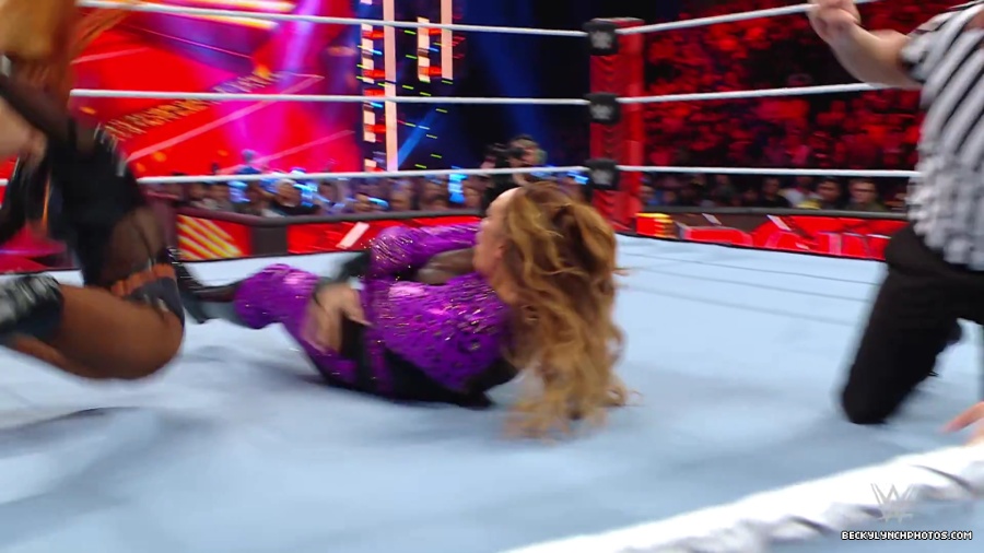 WWE_Raw_01_01_24_Becky_vs_Nia_mp40289.jpg
