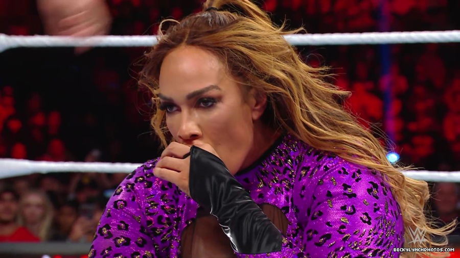 WWE_Raw_01_01_24_Becky_vs_Nia_mp40292.jpg